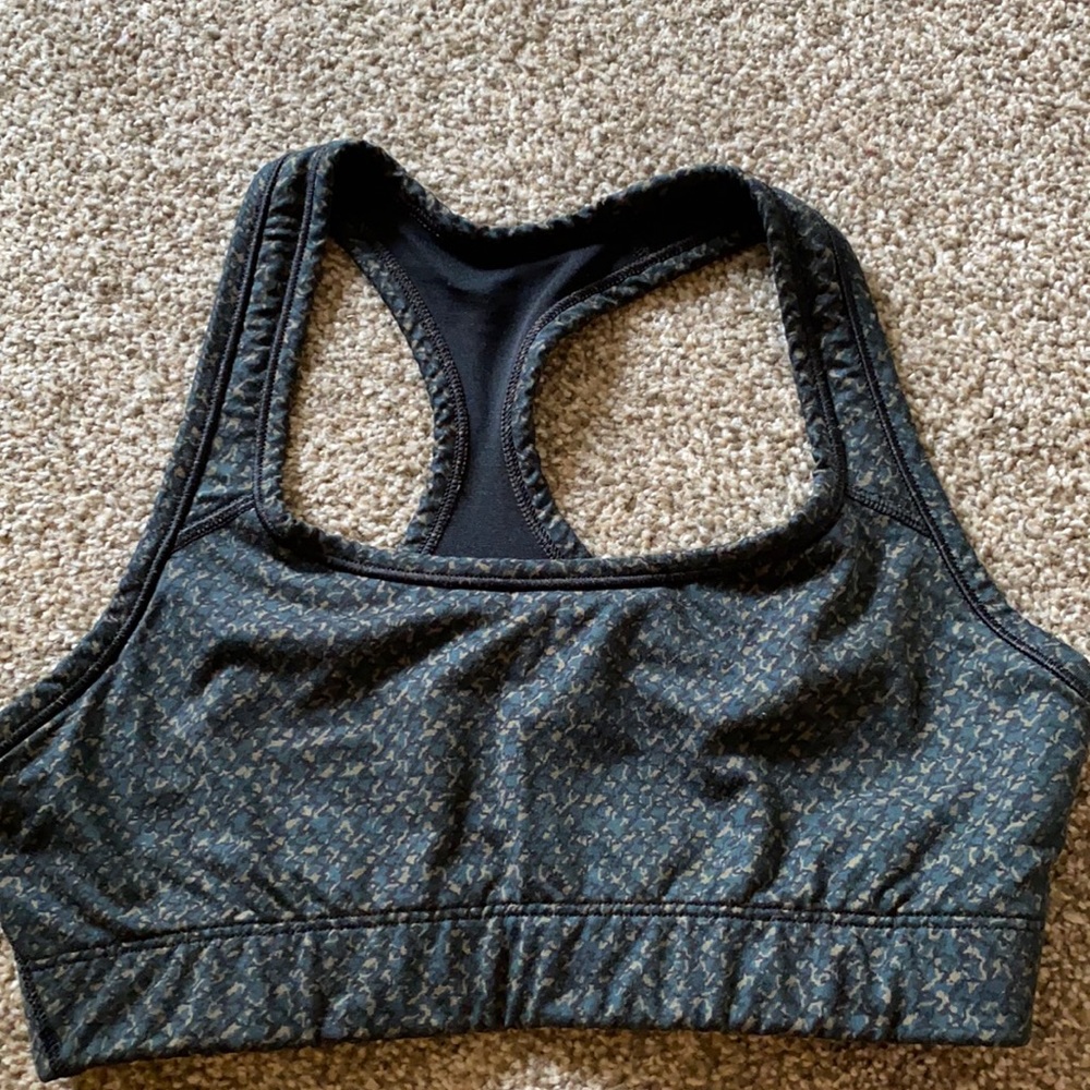 GapFit Sports Bra